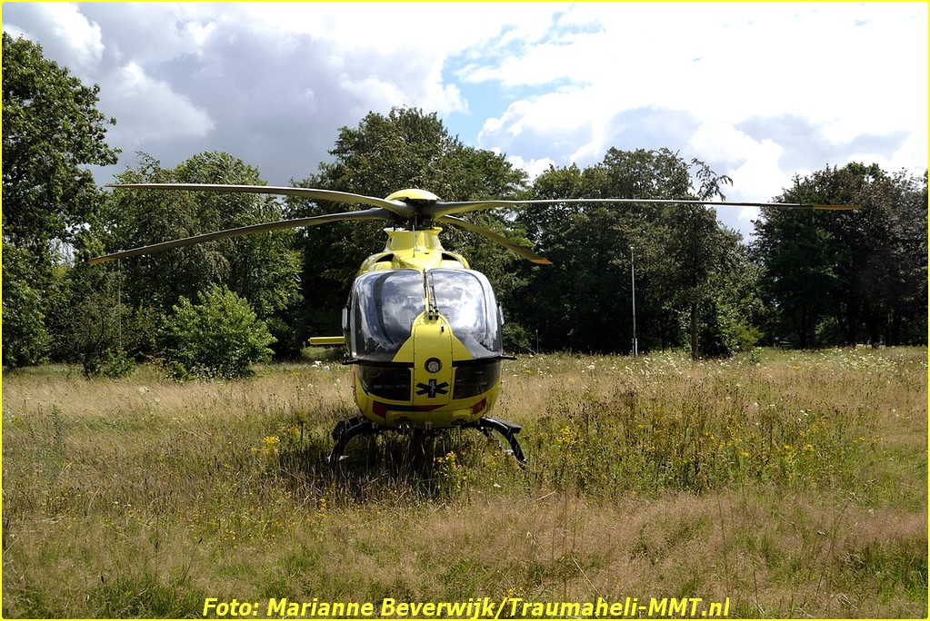 Mobiel Medisch Team Opgeroepen Voor Medische Noodsituatie In Bussum ...